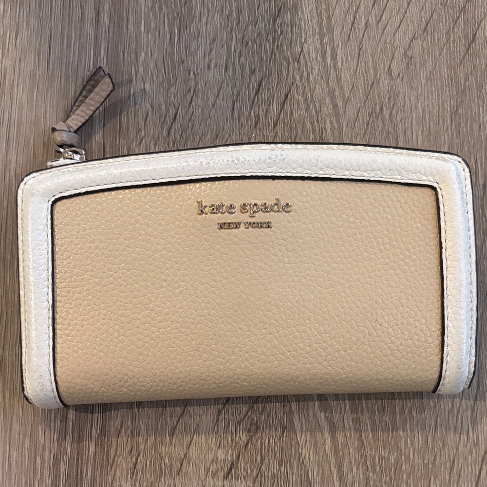 Kate Spade Tan and White Leather Wallet